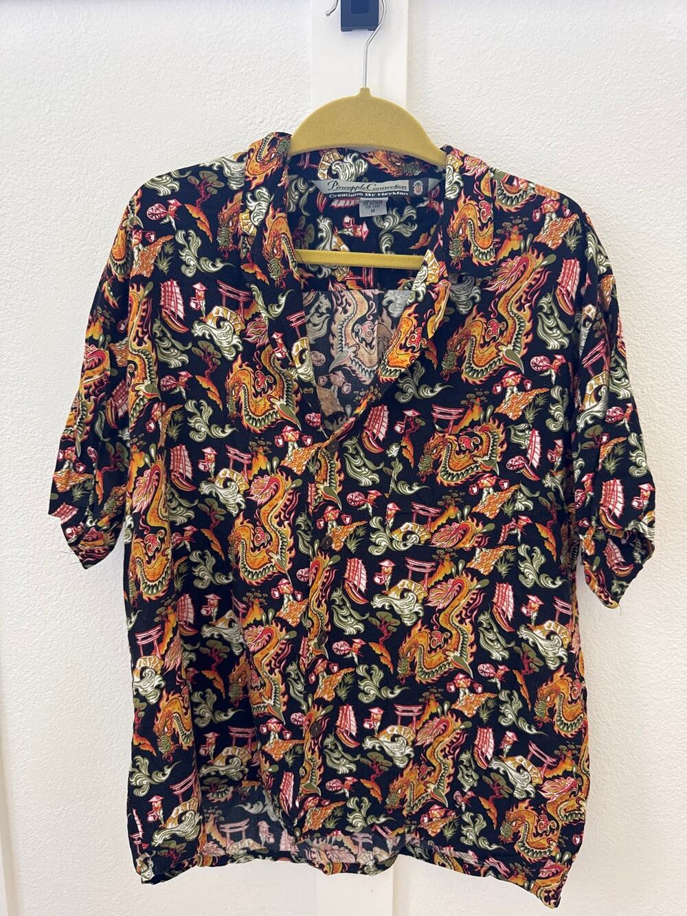 Pineapple Connection Dragon Button Down Mens SZ M Y2K